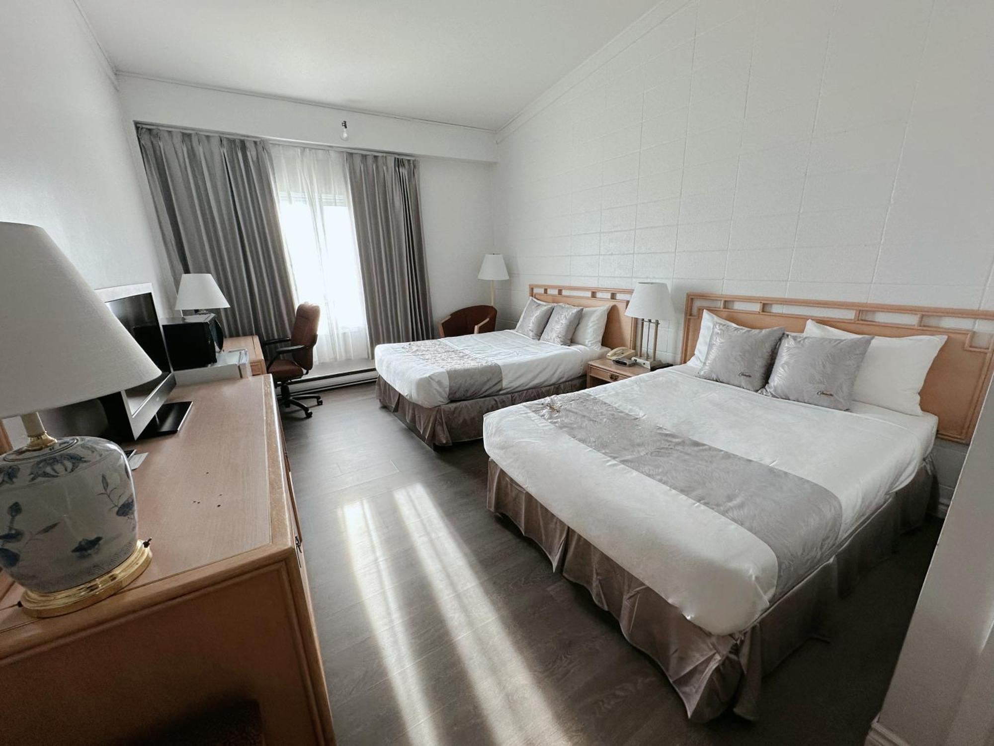 Hotel La Caravelle Baie-Comeau Exteriör bild